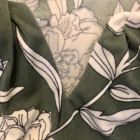 41 Hawthorn Floral Top SIZE XS - Picture 5 of 7
